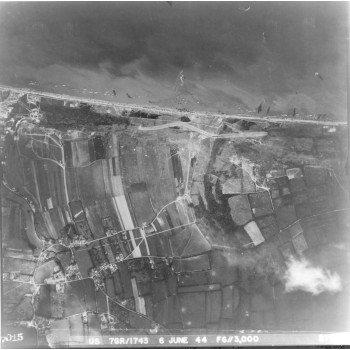 LOT DE PHOTOS AERIENNES OMAHA BEACH SAINT-LAURENT-SUR-MER & UTAH BEACH JUIN 1944